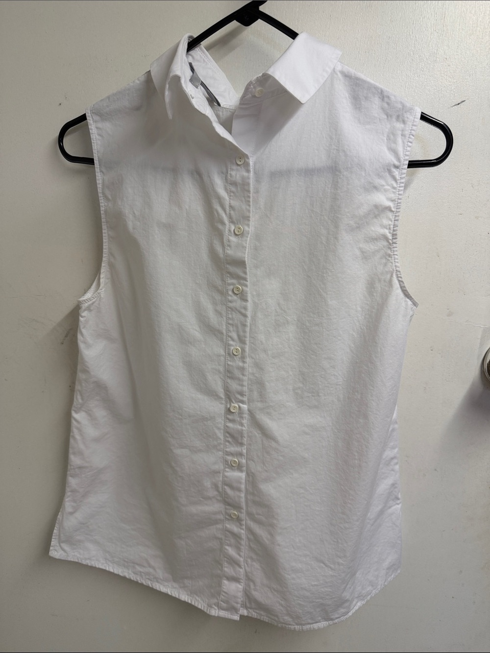 H&M White Sleeveless Button-Down Collared Shirt